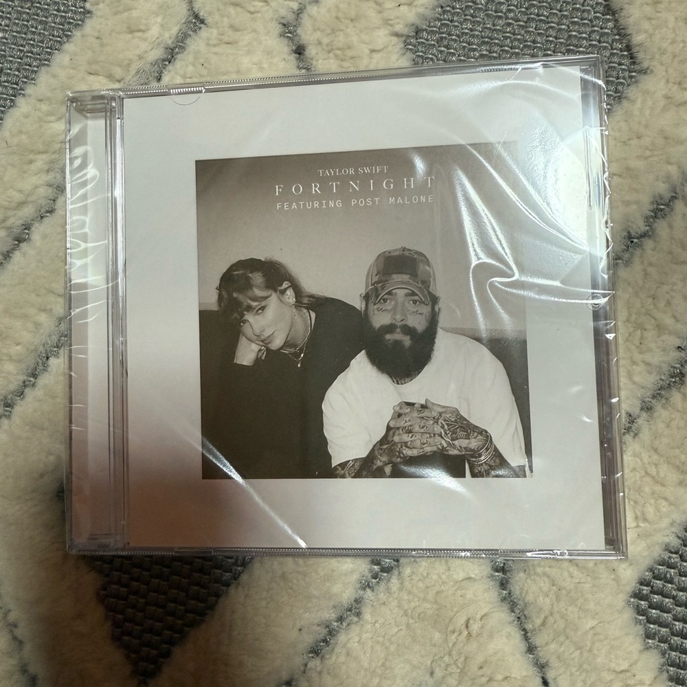Taylor Swift Fortnight CD